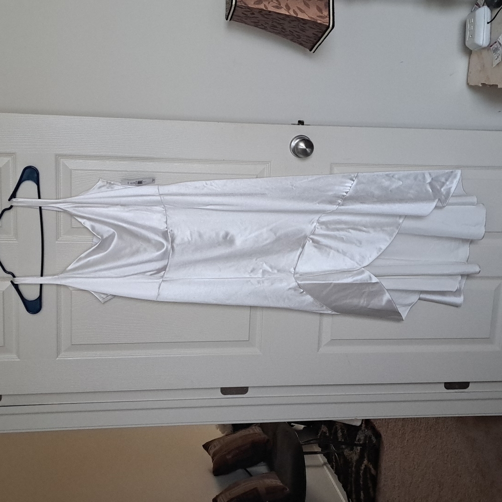 Nwt Satin Look DRESS - Picture 2 of 14